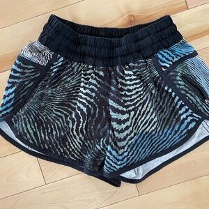 Lululemon size 4 Track That Seawheeze running shorts